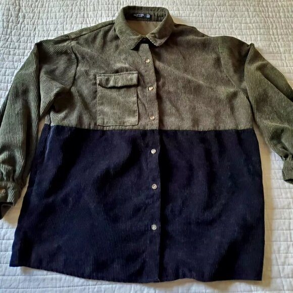 NASTY GAL CORDUROY SHIRT SIZE 6 LONG SLEEVES OLIVE GREEN & BLACK BUTTON POCKET - Picture 1 of 7